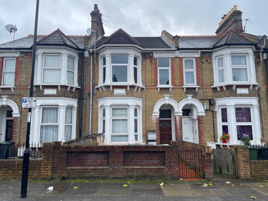 Lot: 124 - FREEHOLD GROUND RENTS - Front view of 72 Farley Road Catford South East London